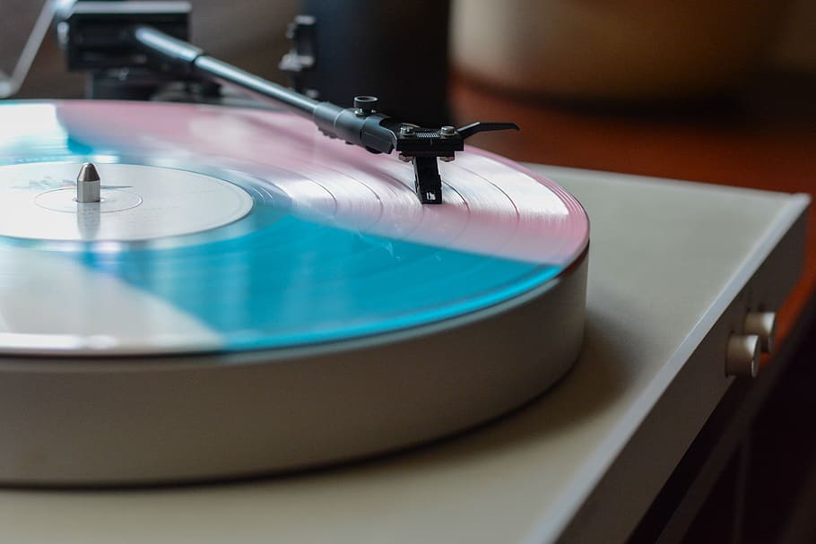 vinyl, musik, sound, old, technology, record, vinyl player, estetika, biru, pink