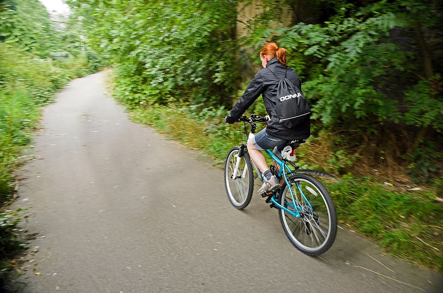main, black, jacket, riding, blue, mountain bike, action, activity, athlete, bicycle