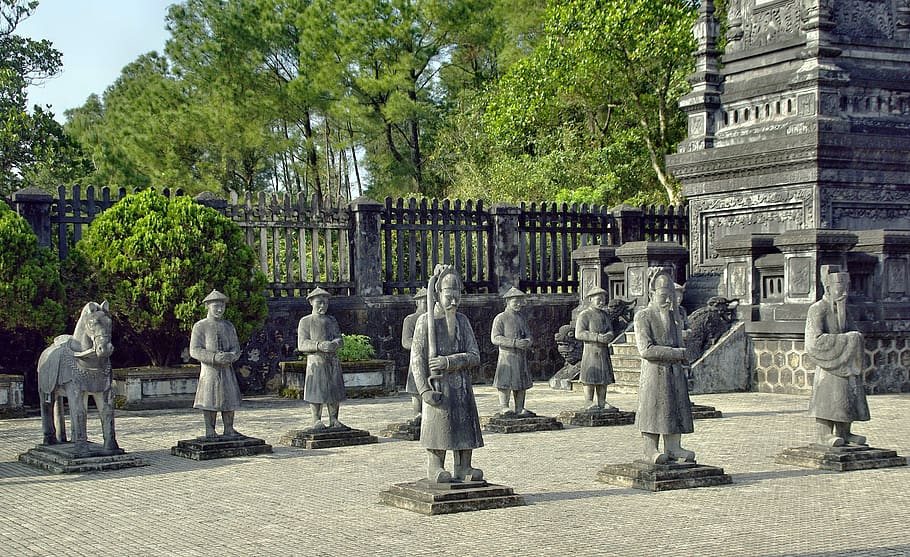 viet nam, booed, tomb, imperial, servants, statues, companions, monument, architecture, history