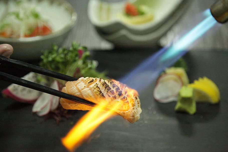sushi quemado, sushi art, japonés, restaurante, comida, arroz, mariscos, roll, pescado, comida y bebida