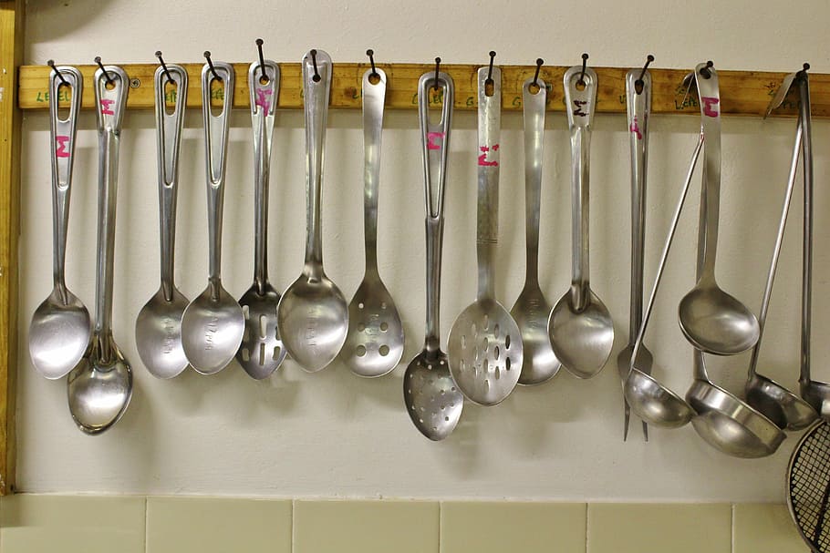 dipper, cutlery, kitchen, indoors, kitchen utensil, hanging, large group of objects, metal, ladle, variation
