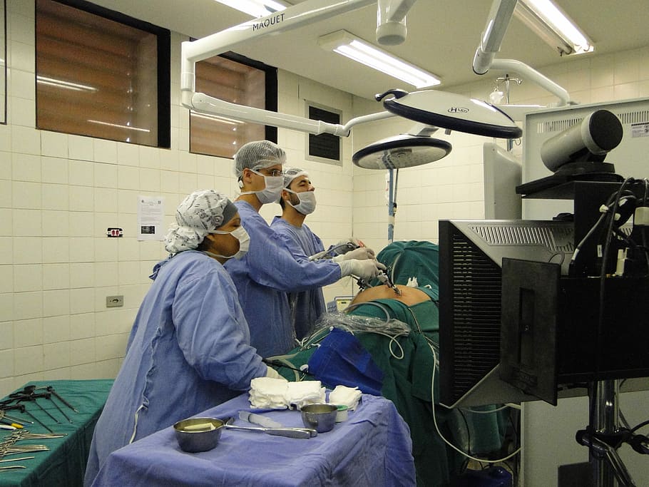 surgeons operating patient, Surgery, Nephrectomy, Laparoscopy, doctors, hospital, bed, doctor, kidney, kidneys