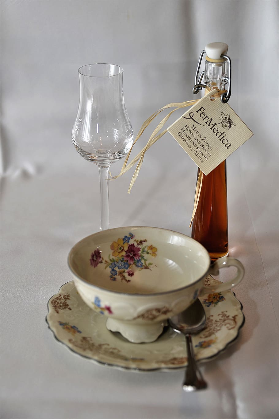 white, floral, cup, saucer, liqueur, coffee cup, glass, benefit from, enjoy, food and drink