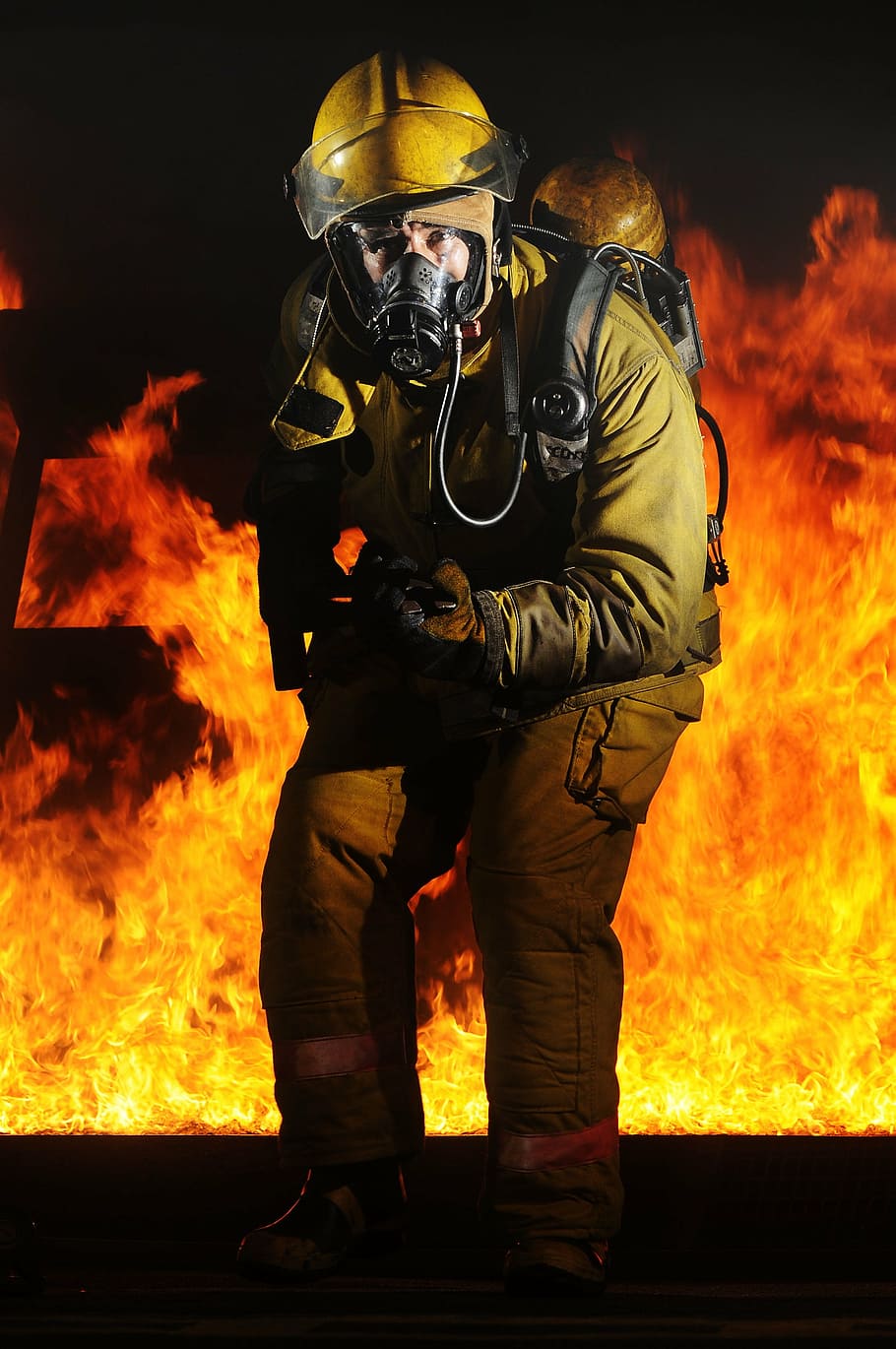 firelighter, fire background, firefighter, fire, portrait, training, monitor, hot, heat, dangerous