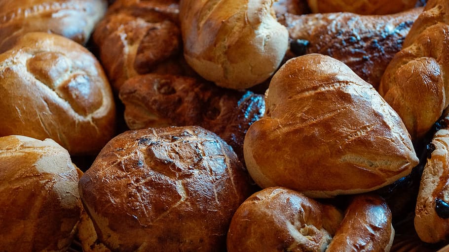 assorted-shape breads, bread, roll, food, staple, baked, brown, crust, fiber, flour
