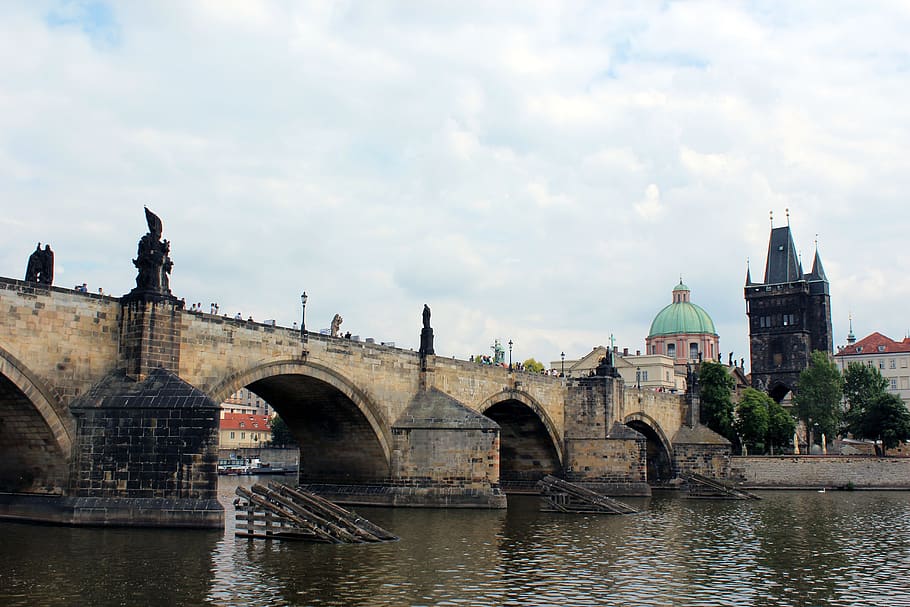 jembatan charles, praha, republik ceko, jembatan, historis, moldova, kota, patung, sungai, kapal pesiar