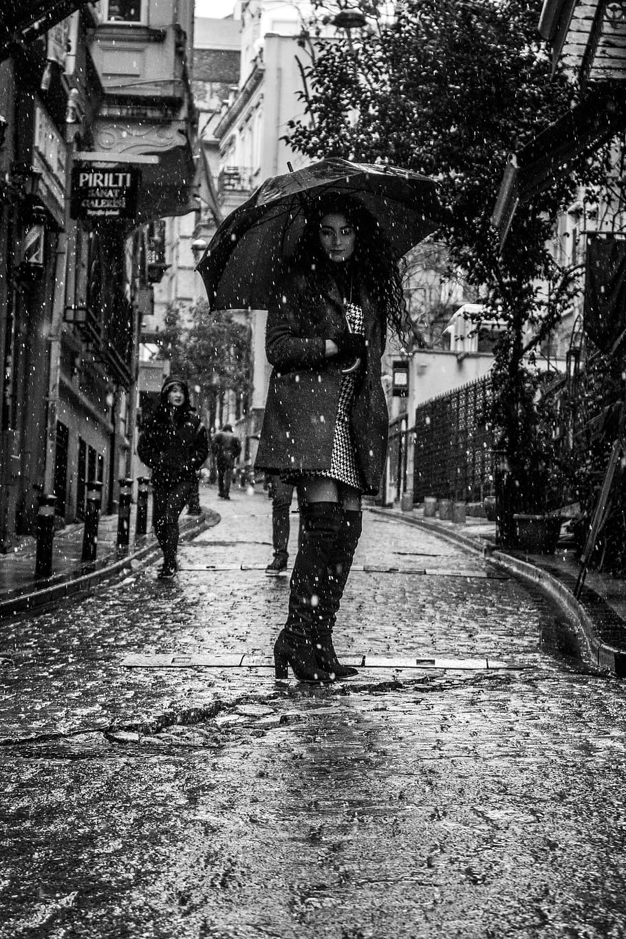 woman, girl, portre, umbrella, snows, istanbul, alone, street, black white, wet