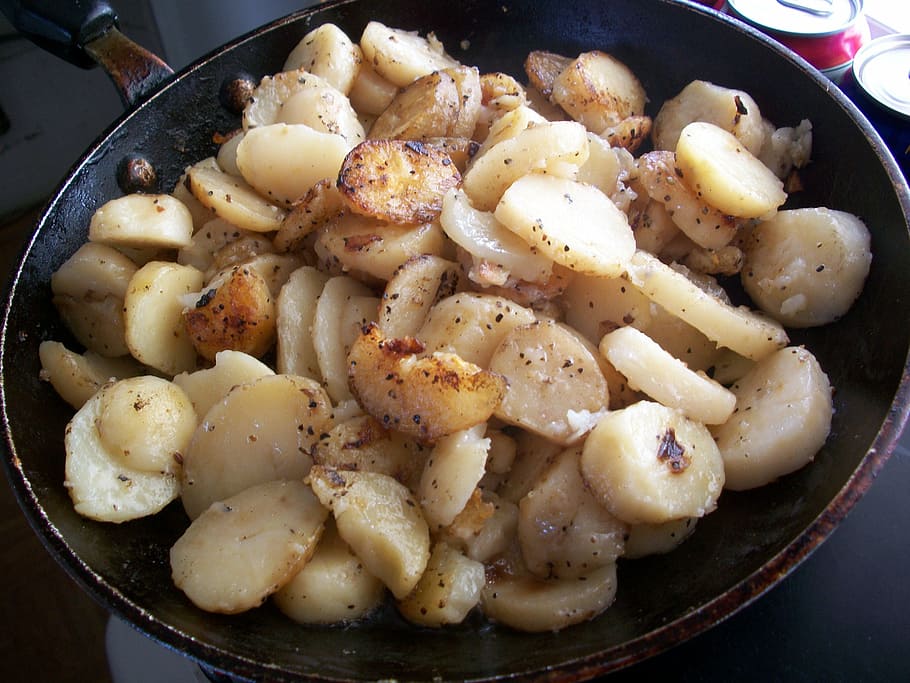 fried potatoes, potatoes, chip potatoes, meal, lunch, frying pan, fried, roasted, dinner, tasty