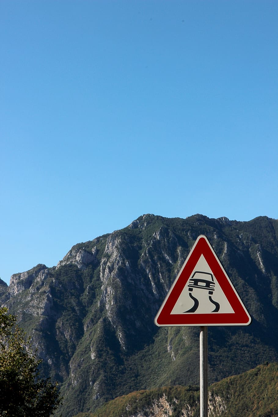 Road Sign, Attention, Fling, Street Sign, traffic sign, warning, auto, danger point, mountains, sign