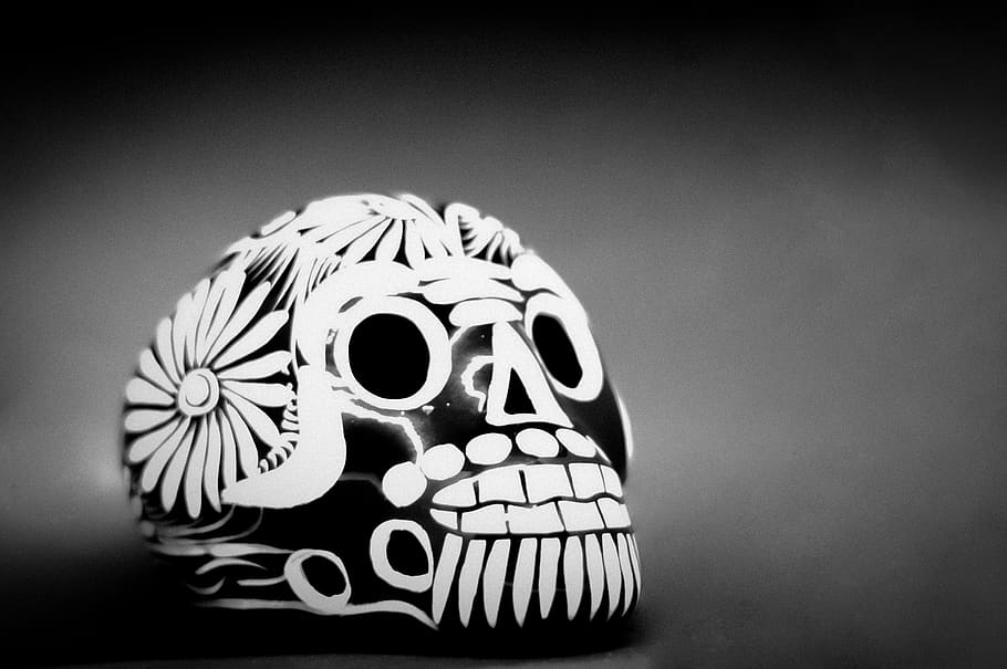 día de los muertos, méxico, artesanía de calaveras, tradición mexicana, fondo negro, en el interior, un solo objeto, disparo de estudio, naturaleza muerta, disfraz