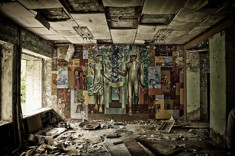 homem, mulher, pintado, parede, ao lado, lixo, homem e mulher, pripyat, chernobyl, sujo