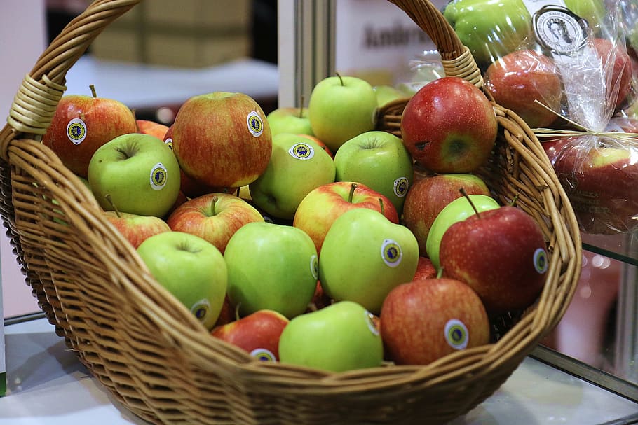 apples, the basket of apples, fruit, healthy, healthy food, fresh, vitamins, the richness of, fresh fruit, healthy eating