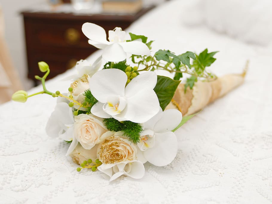 白, 緑, 花の花束, ベッド, 結婚式, 花, コミットメント, 飲食, 室内, 食品
