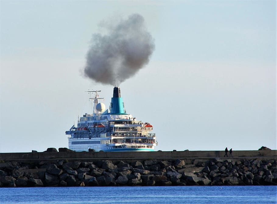 fine dust, cruise ship, pollution, crude oil, soot particles, environment, footprint, navy, dirty, russ