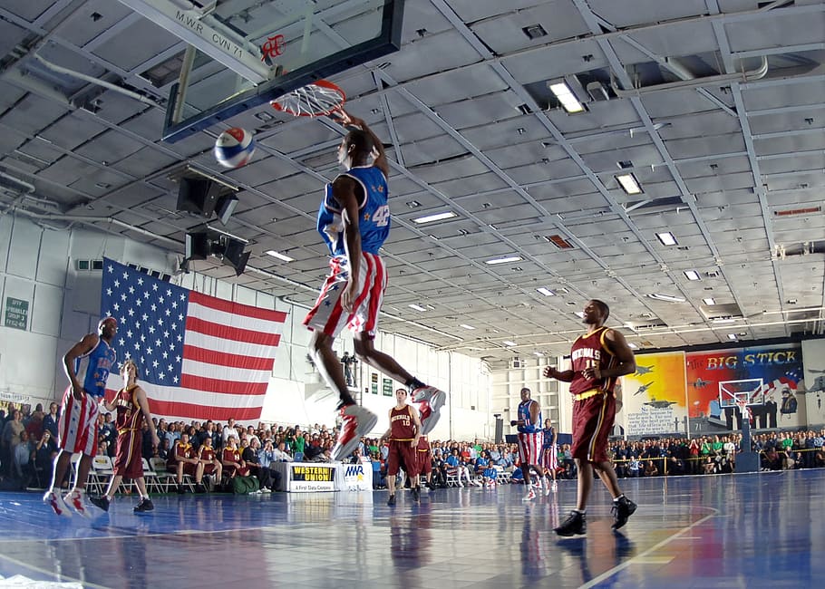 man dunking ball, basketball, harlem globetrotters, famous, known, celebrities, sports, court, spectators, fans