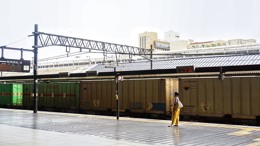 駅, 人, 他の車, 電車, 日本, 鉄道輸送, 建築, 輸送, 1人, 構築された構造