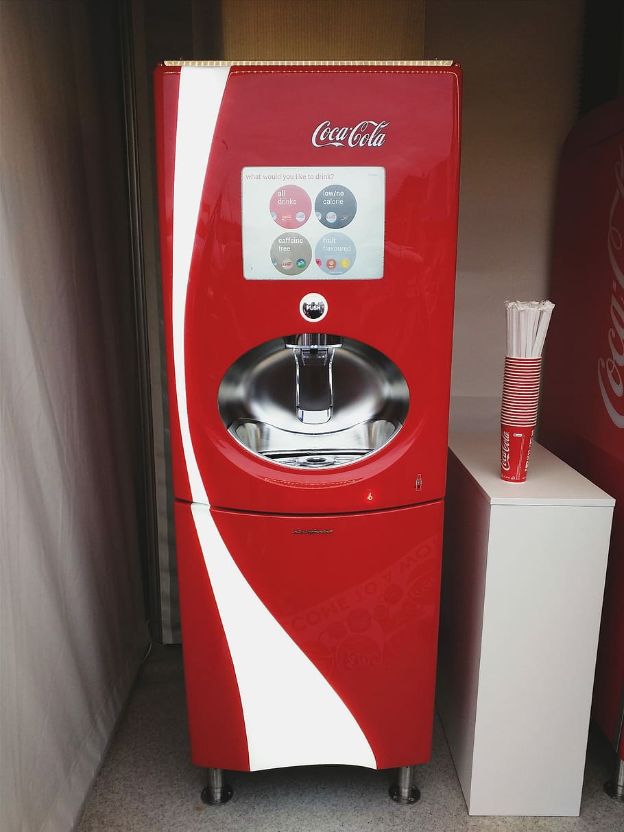 Coca-Cola Freestyle, bebida, rojo, maquinaria, accidentes y desastres, urgencia, en interiores, sin gente, día, comunicación