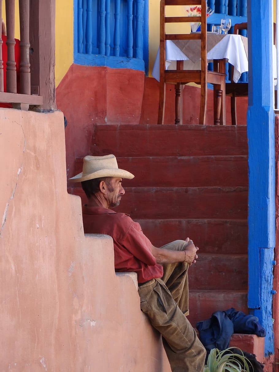 attitude, to the distant, melancholy, human, worker, rest, persot, stairs, cuba, hat