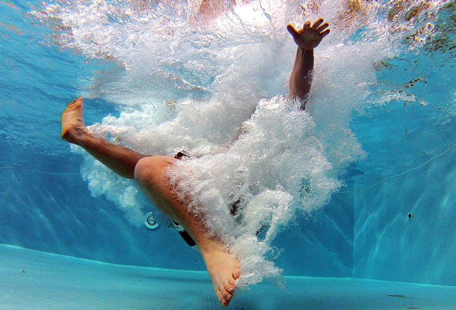 manusia, menyelam, berenang, kolam renang, bawah air, air, kulit, gelembung udara, bola meriam, cipratan