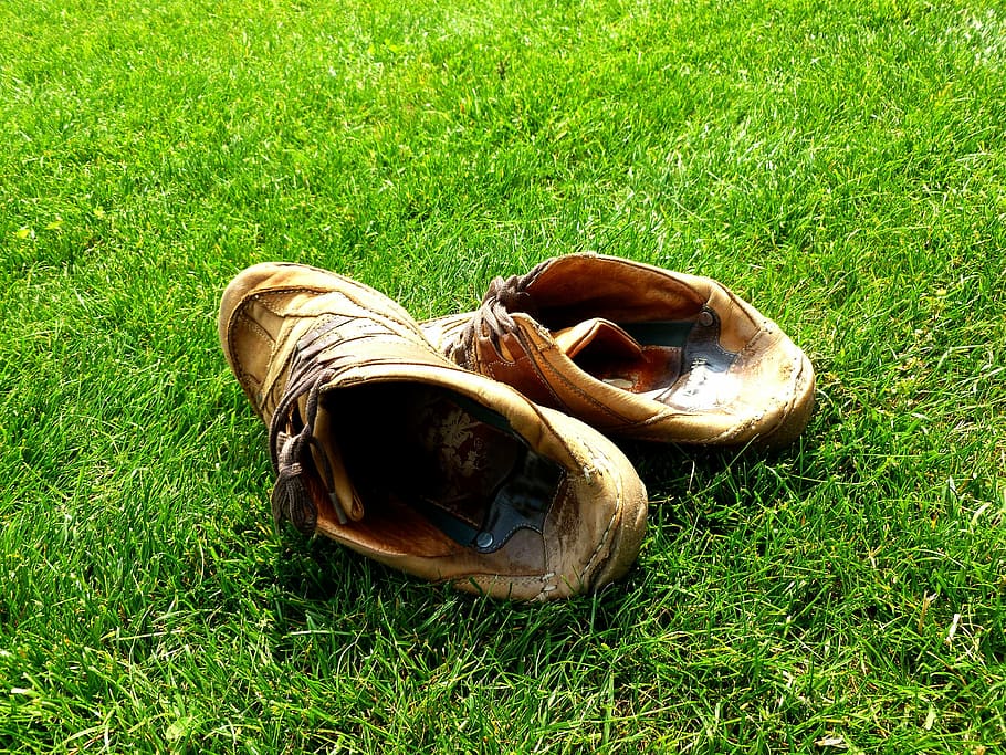 par, marrón, zapatos bajos de cuero, verde, hierba, zapatos, caminata, senderismo, descanso, naturaleza