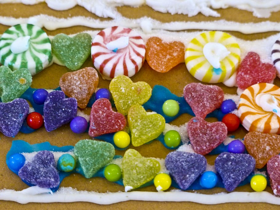 lote de piedra de corazón de colores variados, pan de jengibre, casa, estaciones, días festivos, navidad, ingenioso, dulce, decoración, comida dulce