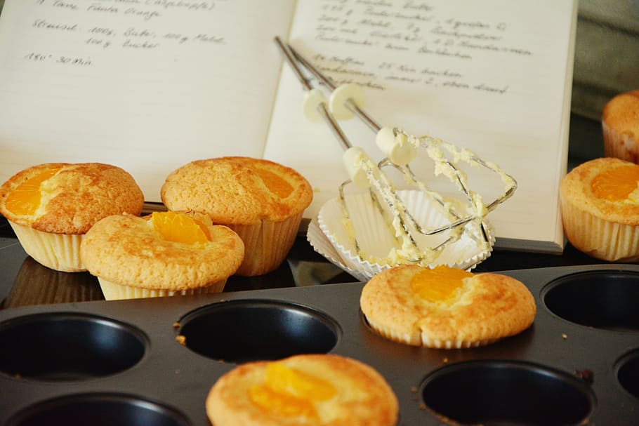 cupcakes, ao lado, livro, lata de muffin, muffins, assar, bolo, bolos pequenos, forma de muffin, pintinho