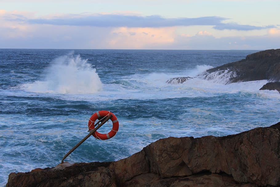 ocean, coast, spray, surge, life saving ring, wave, motion, foam, rough, seascape