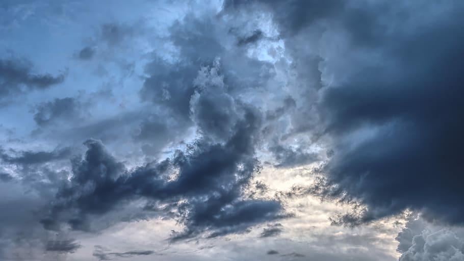bajo, foto de ángulo, gris, nubes, tormenta, nube tormentosa, cielo, hacia adelante, naturaleza, clima