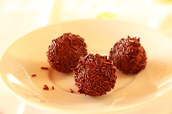 truffles-ice-cream-dessert-royalty-free-thumbnail.jpg