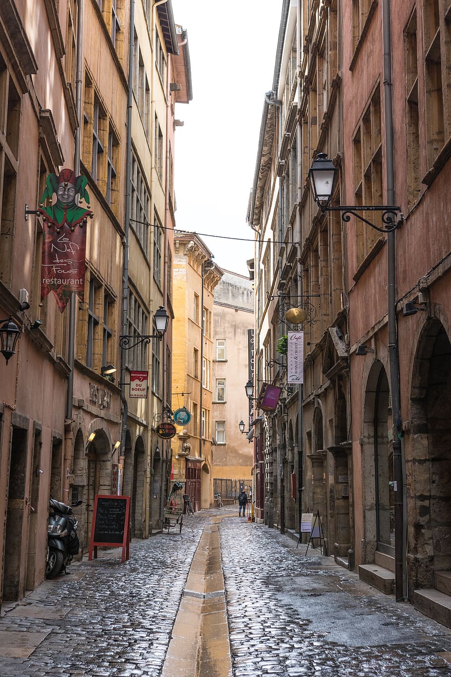 Lyon, Francia, callejón, lluvia, atmósfera, romántico, parche, ciudad, centro histórico, carretera