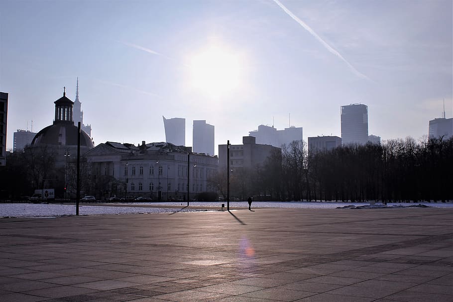 Varsovia, Polonia, salida del sol, horizonte, niebla, invierno, brumoso, edificio, fondo, vista