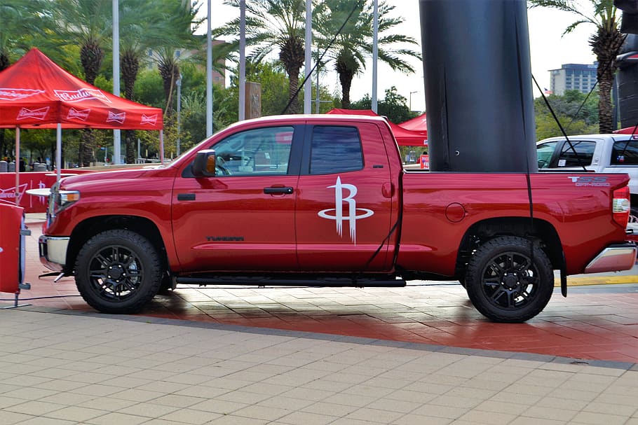 toyota tundra, pick-up, truck, logo, advertising, marketing, promotional, promotions, red, paint job