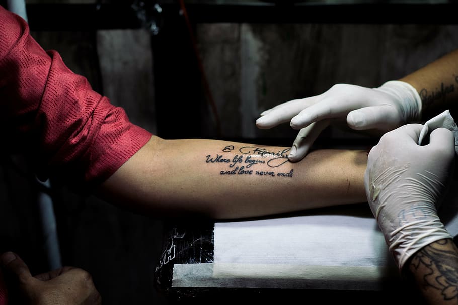 Persona, citas de tatuajes, izquierda, brazo, arte, arte corporal, tatuaje, diseño, cuerpo, retro