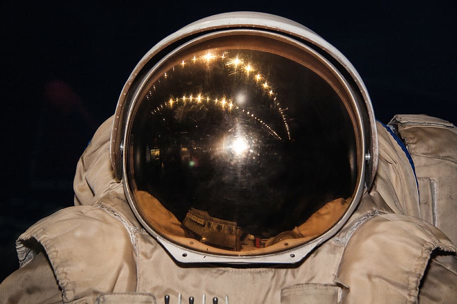 astronaut suit, cosmonaut space suit, cosmonaut, astronaut, technology, technical achievement, soviet union, visor, mirroring, black background