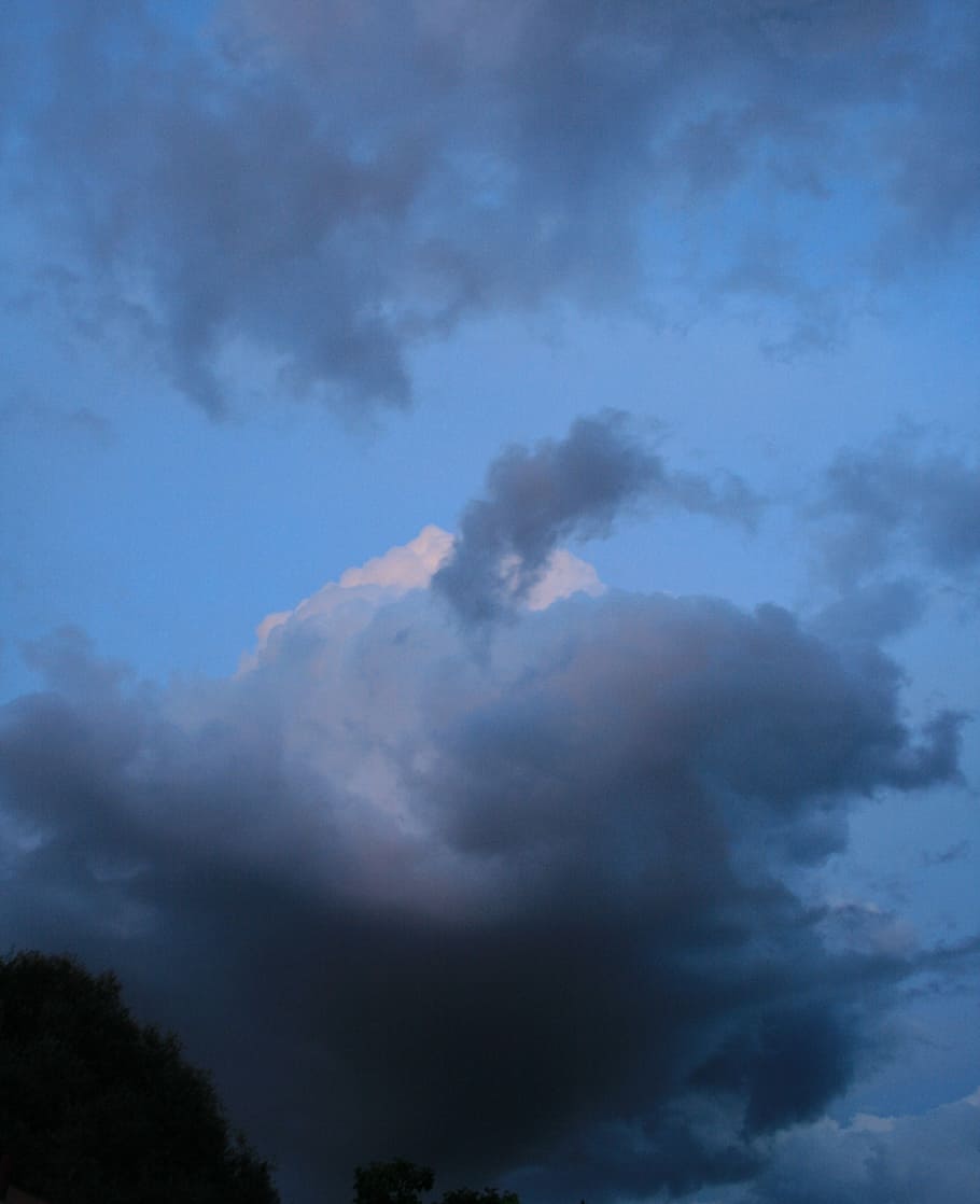 nube, espiral, remolino, barrido, oscuro, claro, cielo, nube - cielo, belleza en la naturaleza, vista de ángulo bajo