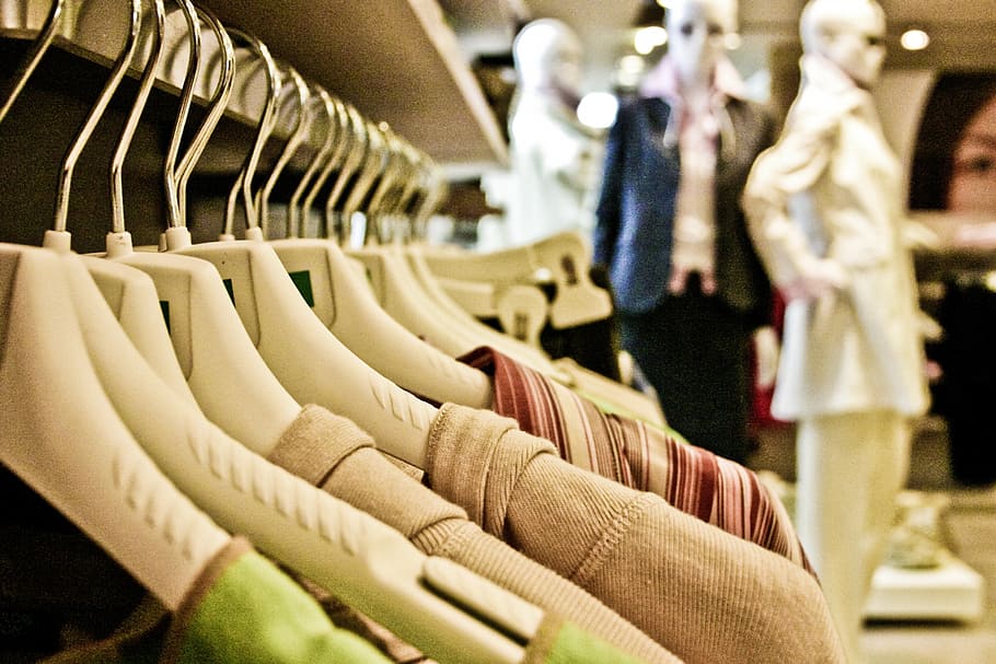 lote de camisas de colores variados, compras, ropa, tejido, tela, camisa, costoso, moda, comprar, lujo