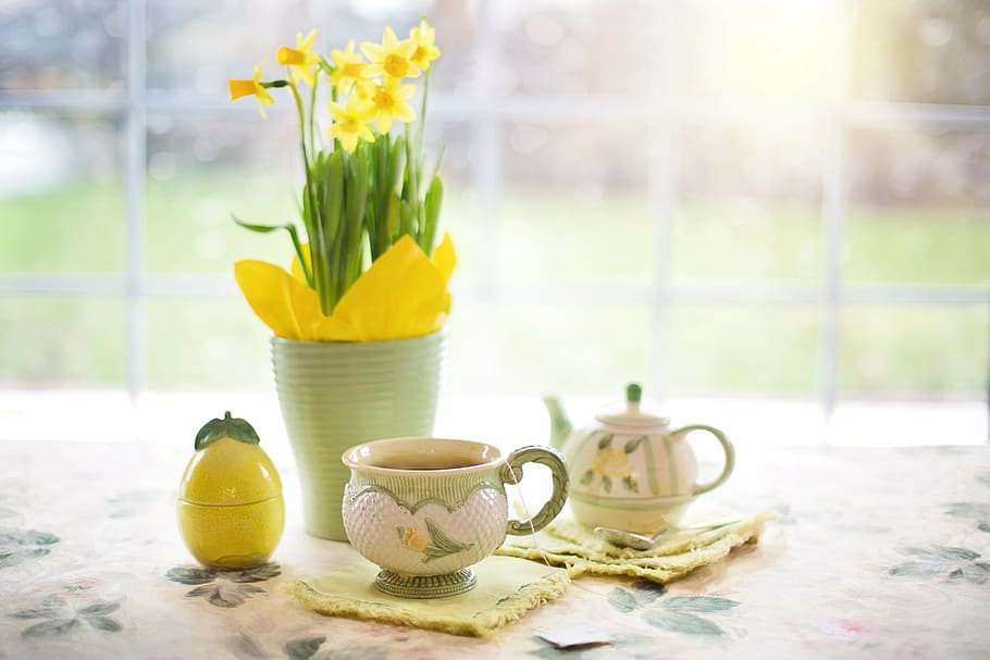 white, green, ceramic, mug, daffodils, tea, tea time, cup of tea, spring, yellow flowers