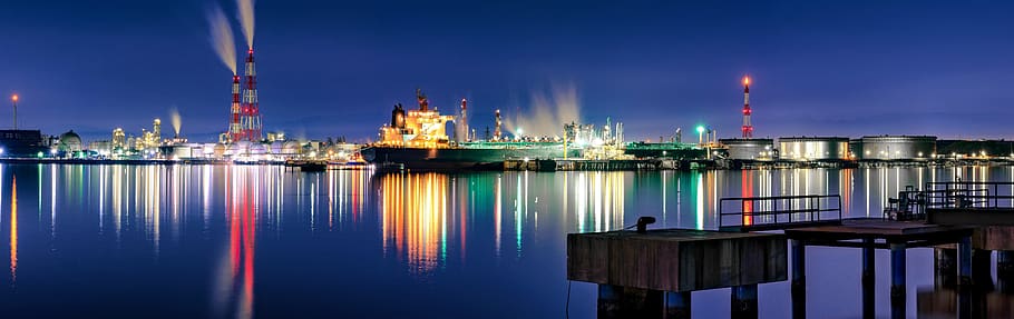 night view, panorama, industrial area, oil-related plant, osaka bay shore area, light, colorful, reflection of the surface of the water, japan, industry