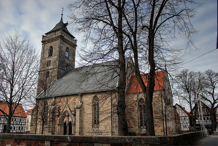 iglesia, volkmarsen, campanario, santo, casa de adoración, edificios de la iglesia, católica, arquitectura, religión, árbol desnudo