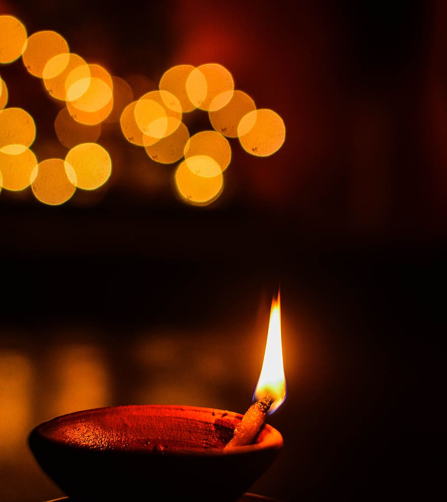 encendido, vela, sostenedor del tazón, feliz diwali, diya, deepavali, quema, llama, fuego, iluminado