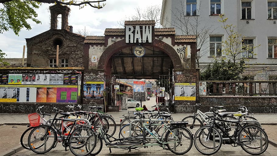 berlin, grafitty, jumble sale, vintage, bicycle, architecture, building exterior, built structure, transportation, land vehicle