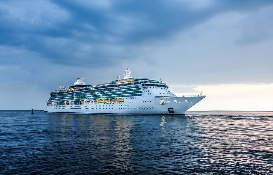 cruise ship, serenade-of-the-seas, ozeanriese, ship, cruises, vacations, ship travel, tourists, seafaring, baltic sea