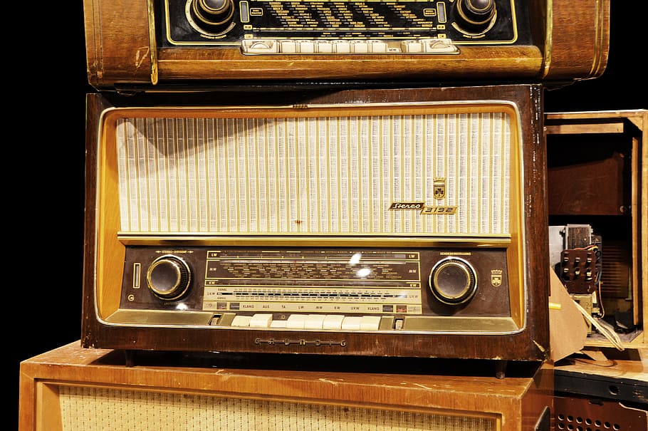 transistor radio, shelf, Tubes, Radio, Receiver, Pipe, radio, tubes radio, receiver, technology, 50s