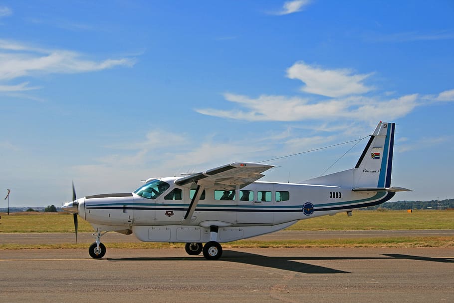 Cessna Caravan, Avión, ala fija, asfalto, aeródromo, fuerza aérea, cielo, transporte, aeropuerto, pista del aeropuerto