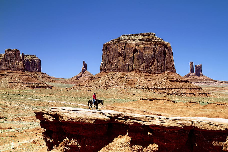 person, riding, horse, next, mountains, Monument Valley, Utah, Wild West, Usa, monument valley, utah