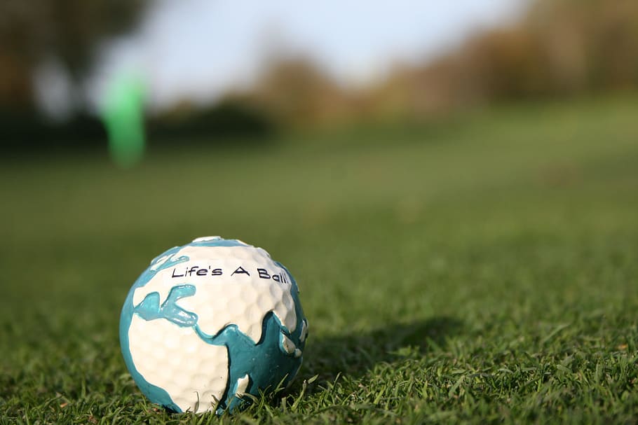 superficial, fotografía de enfoque, blanco, pelota de golf verde azulado, pelota de golf, juego, golf, pelota, juego de golf, sobre