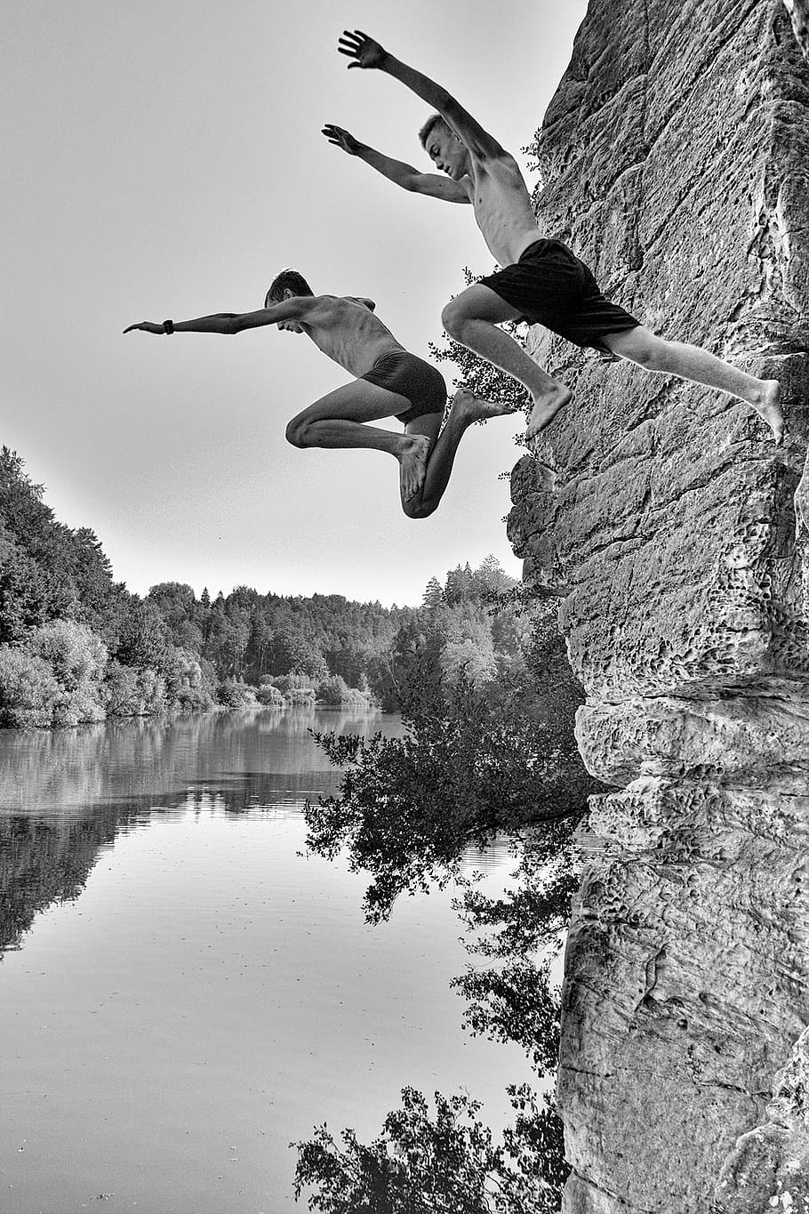 jumps into the pond, the pond věžák, boys, jumping, mid-air, tree, one person, people, adult, lake