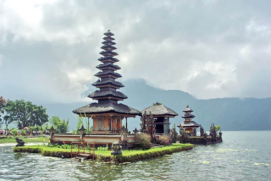 indonesia, bali, ulun danu, temple, hinduism, bratan lake, bedugul, water, reflections, sacred