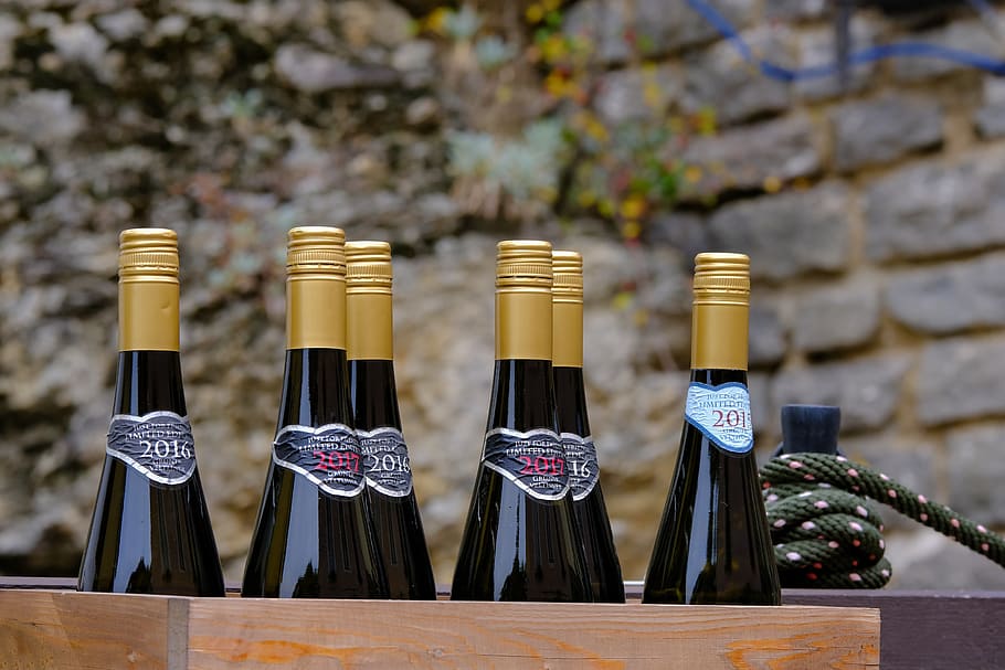 bottle, wine bottles, wine, wine bottle, drink, benefit from, wine tasting, glass bottle, celebrate, alcohol