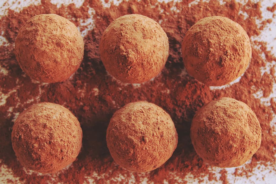 six powdered munchkins, powdered, munchkins, food, brown, close-up, backgrounds, no People, food and drink, healthy eating